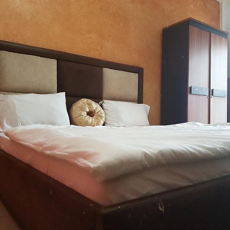 Novo Hotel บราซซาวิล ภายนอก รูปภาพ