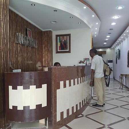 Novo Hotel บราซซาวิล ภายนอก รูปภาพ