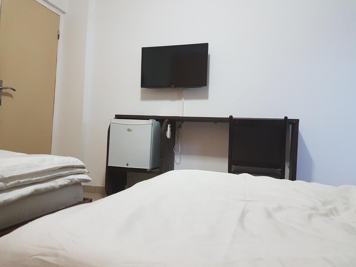 Novo Hotel บราซซาวิล ภายนอก รูปภาพ